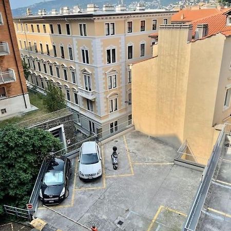 Leia Home W/Private Parking In Old Town Triëst Buitenkant foto
